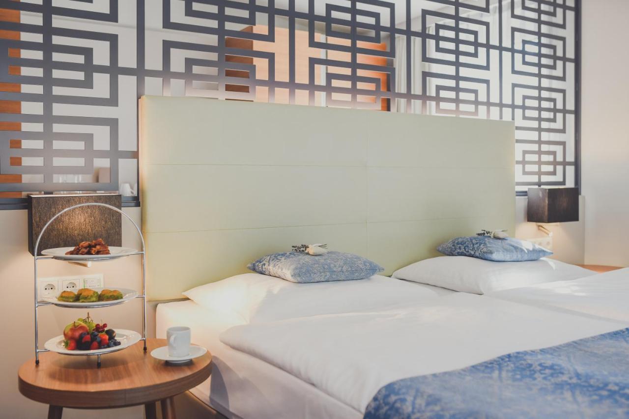 Nuhr Medical - Hotel & Restaurant Зенфтенберг Экстерьер фото