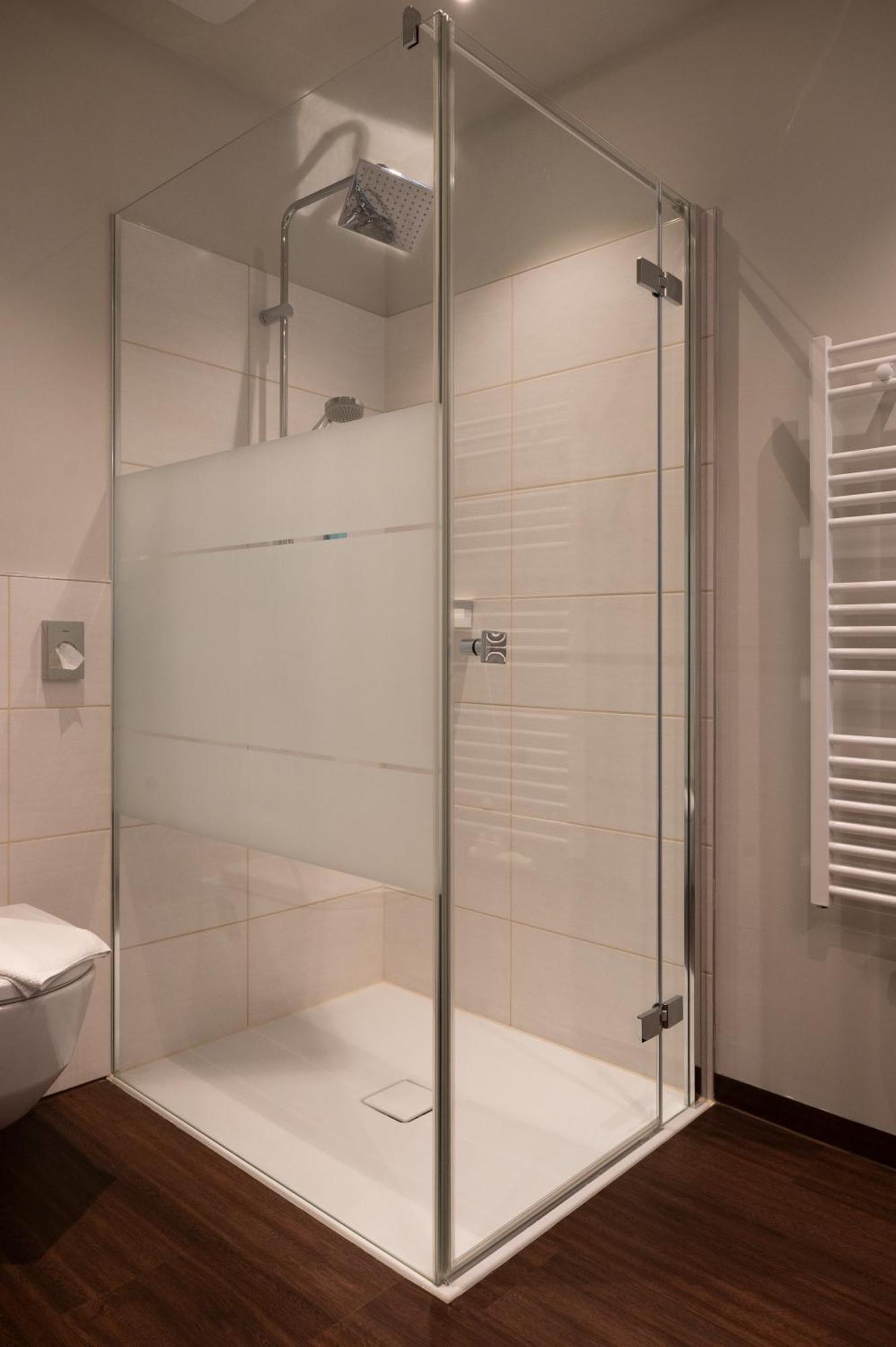 Nuhr Medical - Hotel & Restaurant Зенфтенберг Экстерьер фото